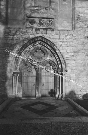 ST CANICES DETAILS EXTERIOR MAIN DOOR